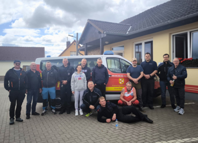 Truppe der Feuerwehr Hettstedt und Bergkamen auf einem Gruppenbild