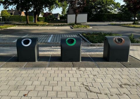 Unterflurcontainer auf dem Parkplatz "Im Häupen" in Weddinghofen