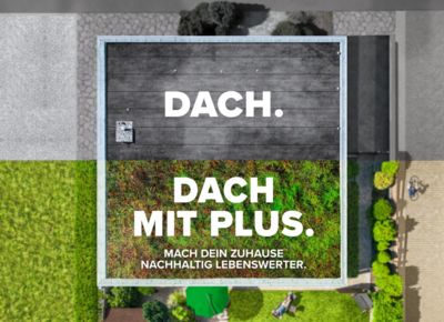 Dach das zur Hälfte mit grün bedeckt ist und zur anderen Hälfte grau