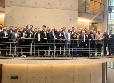 Das Aktionsbündnis zusammen in Berlin im Kanzleramt