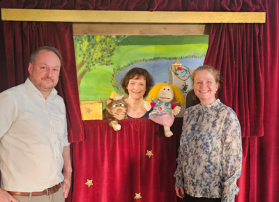 POCO Marktleiter Markus Blacha 	Kulturdezernentin Sandra Diebel 	Puppenspielerin Daria Nitschke (Märchenbühne Dortmund)