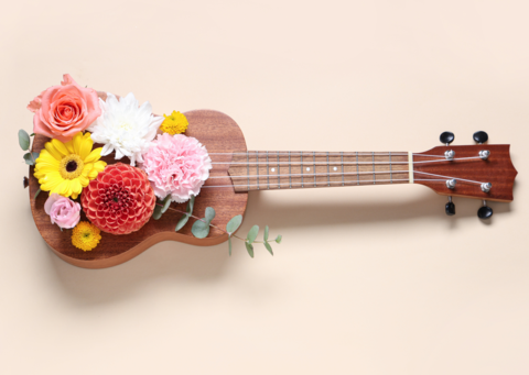 Ukulele  mit Blumen