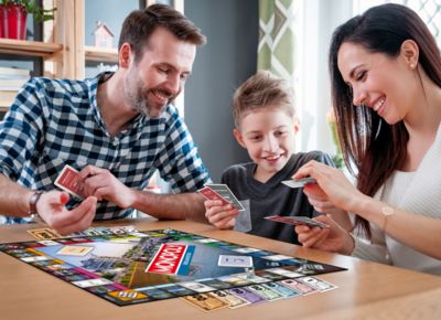 Eine Familie spiel das Monopoly Bergkamen Brettspiel