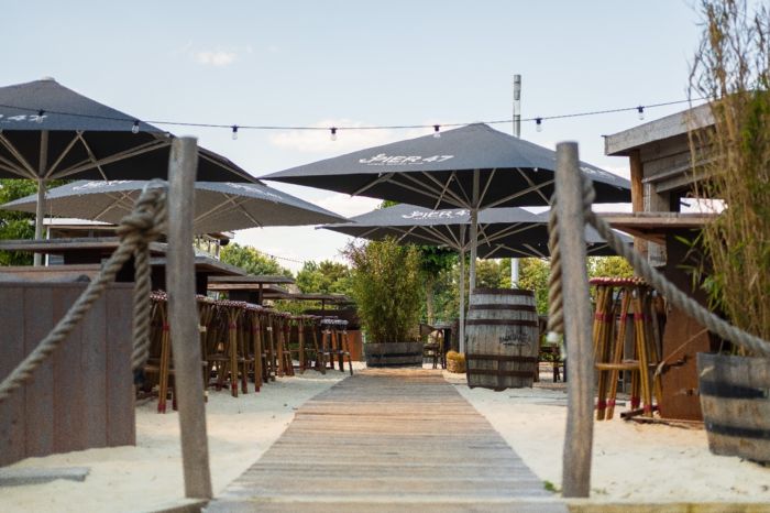 Pier 47 Biergarten / Beach