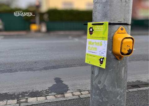 Flyer an einer Ampel mit Ampelgewinnspiel