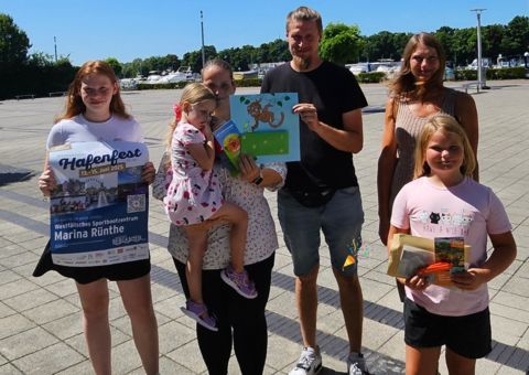 Das Bild zeigt die Gewinner der diesjährigen Schatzsuche beim Hafenfest