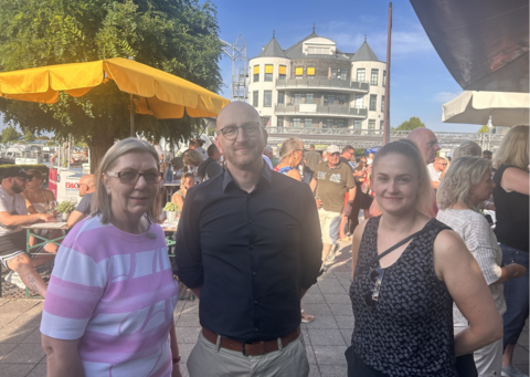 Frank Tallig zusammen mit Christine Busch auf dem Weinfest